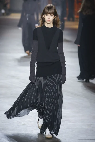 Look 30